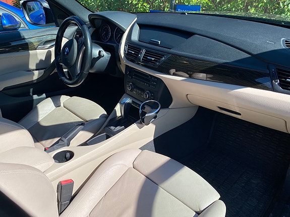 BMW X1 4 of 5