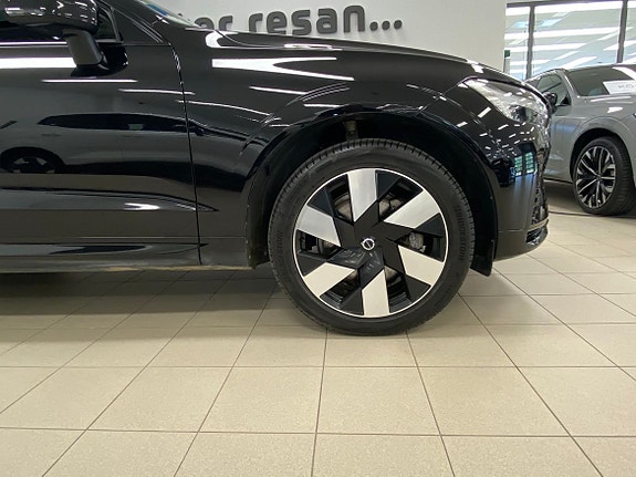 Volvo XC60 2 of 5