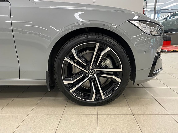 Volvo V90 3 of 5