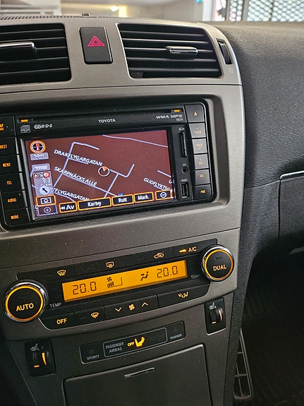 Toyota Avensis 4 of 4