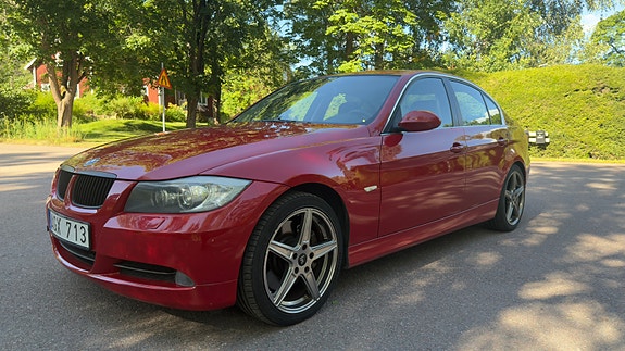 BMW 330xd 2 of 5