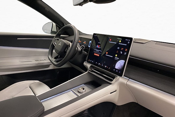 Polestar 4 14 of 15