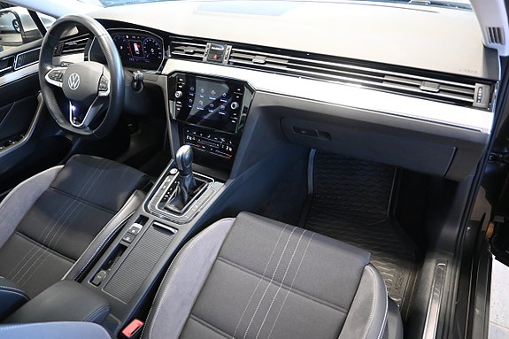 Volkswagen Passat Alltrack 10 of 24