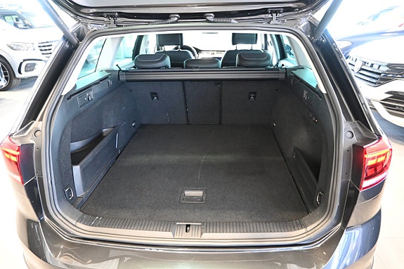 Volkswagen Passat Alltrack 14 of 24