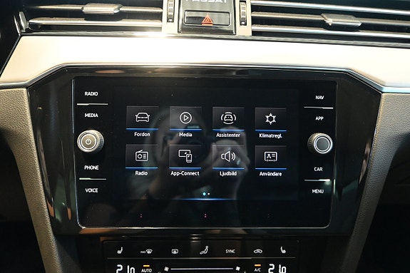 Volkswagen Passat Alltrack 19 of 24