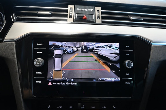 Volkswagen Passat Alltrack 22 of 24