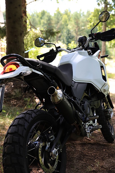 Ducati DesertX 4 of 9