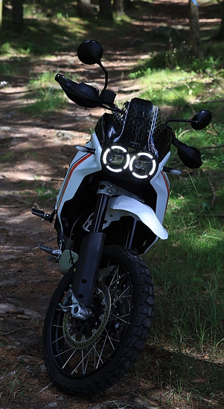 Ducati DesertX 2 of 9
