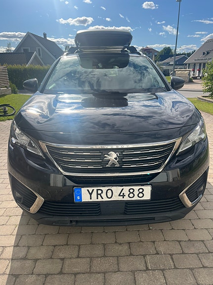 Peugeot 5008 2 of 4