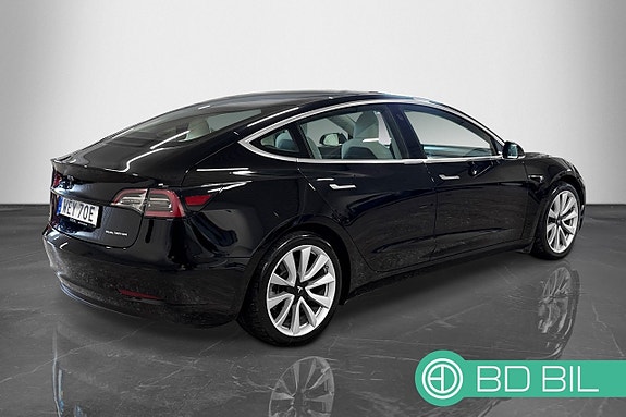 Tesla Model 3 5 of 5
