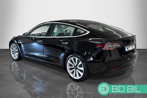 Tesla Model 3 3 of 5