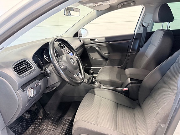 Volkswagen Golf VI 9 of 15