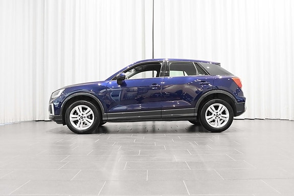 Audi Q2 2 of 5