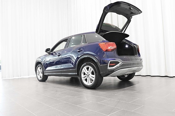Audi Q2 4 of 5