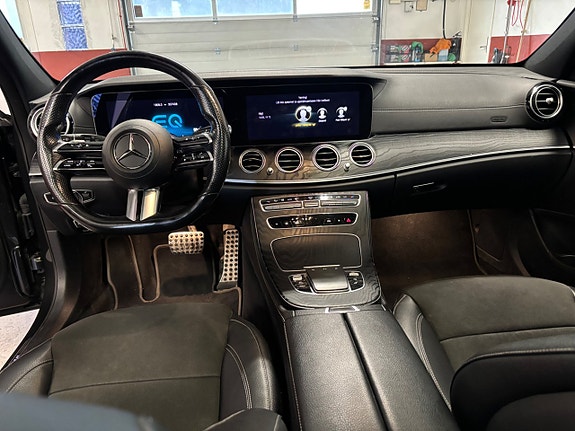 Mercedes-Benz E300 7 of 9