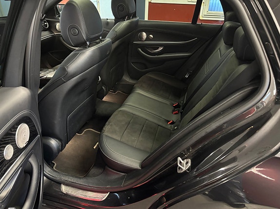 Mercedes-Benz E300 6 of 9