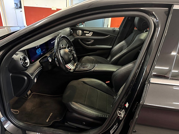Mercedes-Benz E300 5 of 5
