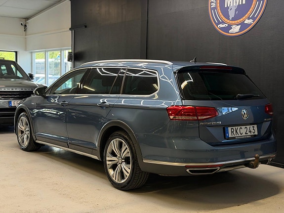 Volkswagen Passat Alltrack 21 of 23