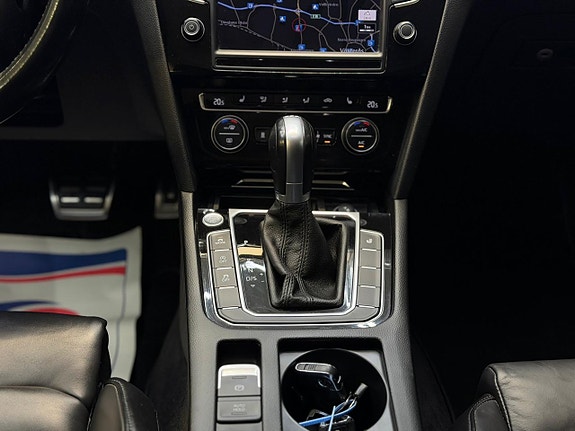 Volkswagen Passat Alltrack 12 of 23