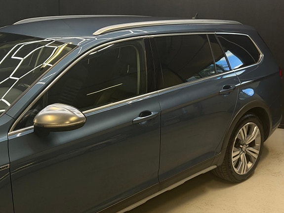Volkswagen Passat Alltrack 14 of 23