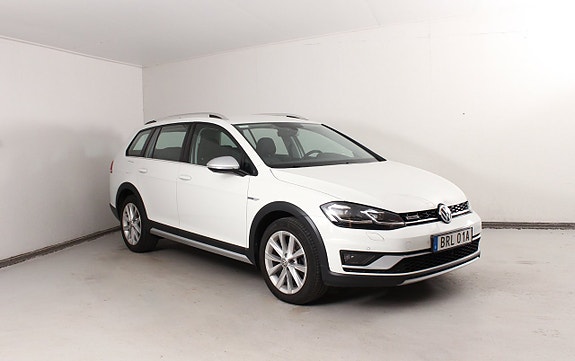 Volkswagen Golf Alltrack 2 of 5