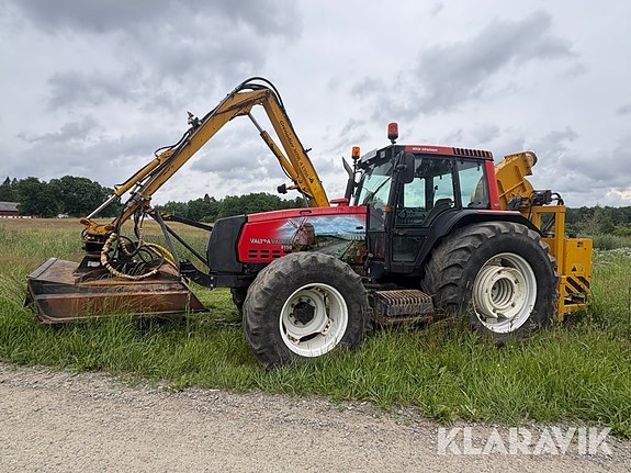 Traktor Valmet 8150 med klippaggregat