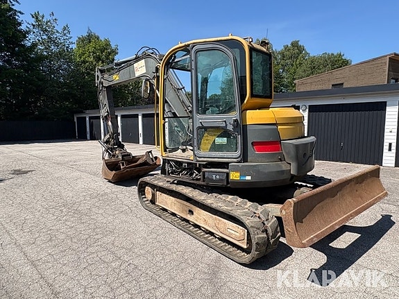 Grävmaskin Volvo ECR88Plus med skopa och reds 3 of 5