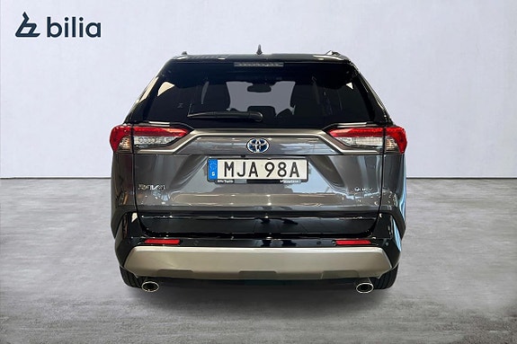 Toyota RAV4 5 of 5