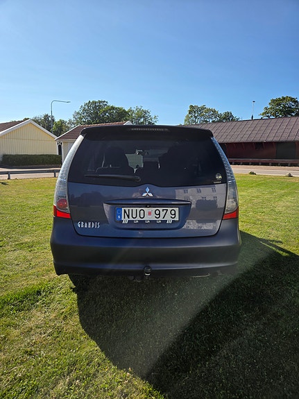 Mitsubishi Grandis 3 of 5