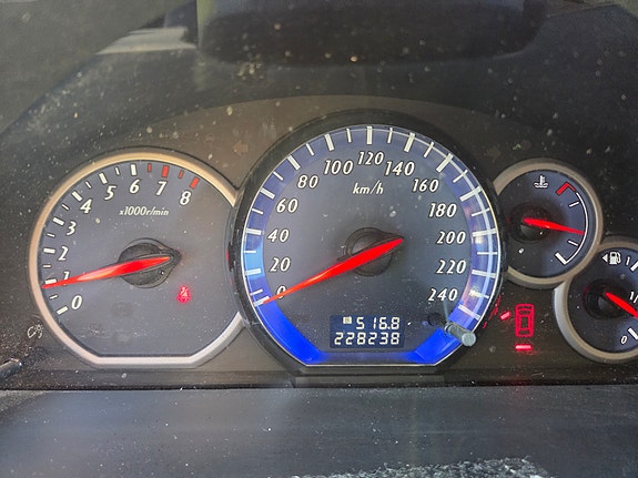 Mitsubishi Grandis 8 of 8
