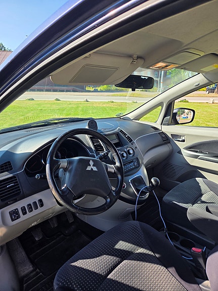 Mitsubishi Grandis 6 of 8