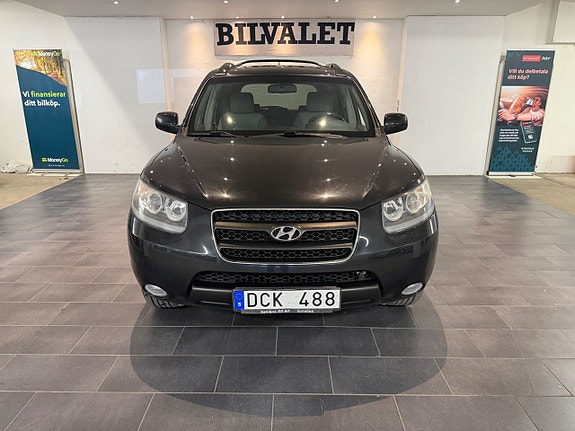 Hyundai Santa Fe 3 of 17