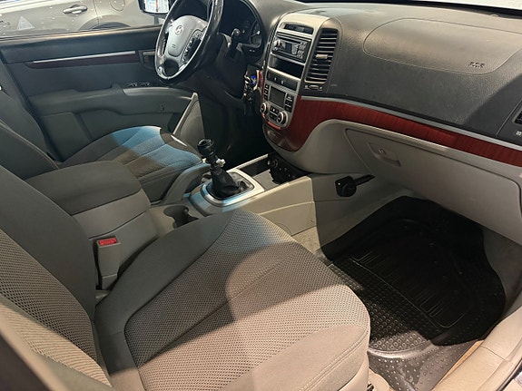 Hyundai Santa Fe 12 of 17
