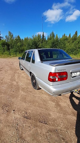 Volvo S70 3 of 5