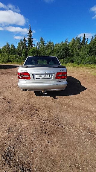 Volvo S70 2 of 5