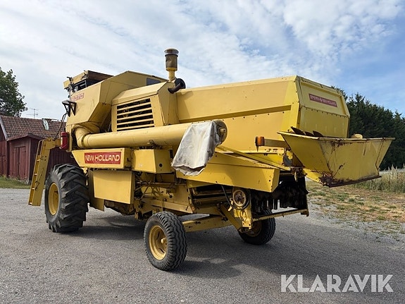 Skördetröska New Holland Clayson 8070 2 of 5