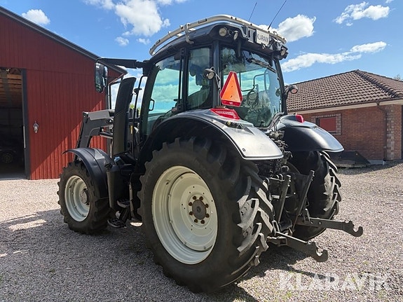 Traktor Valtra N154E Steglös med Frontlastare 3 of 5