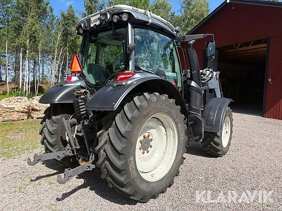 Traktor Valtra N154E Steglös med Frontlastare 5 of 5