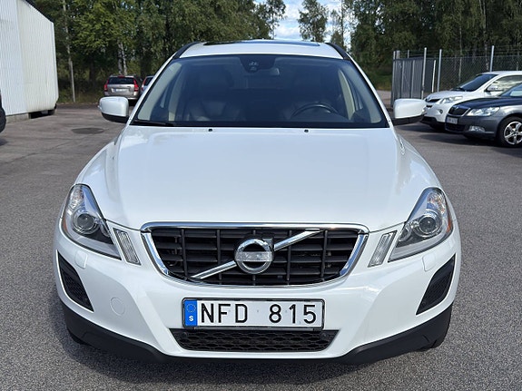 Volvo XC60 2 of 5
