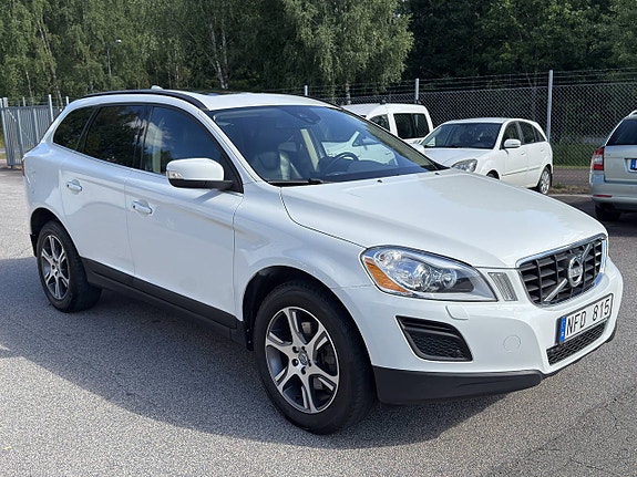 Volvo XC60 3 of 5
