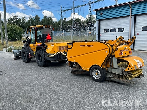 Hjullastare LM Trac 586 med sopmaskin, vikplo 3 of 5