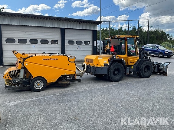 Hjullastare LM Trac 586 med sopmaskin, vikplo 5 of 5