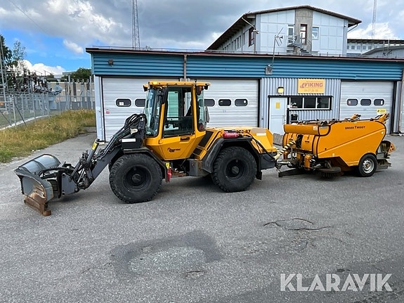 Hjullastare LM Trac 586 med sopmaskin, vikplo 2 of 5