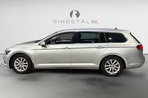 Volkswagen Passat 4 of 17