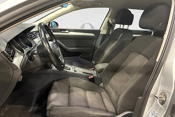 Volkswagen Passat 3 of 17