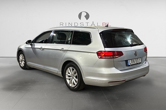 Volkswagen Passat 5 of 17