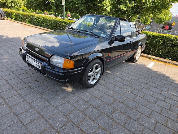 Ford Escort 2 of 4