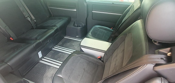 Volkswagen Multivan 5 of 5