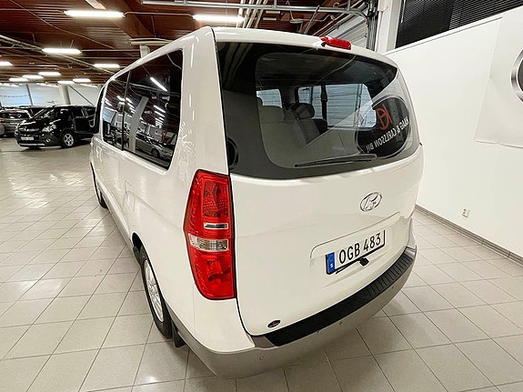 Hyundai H-1 3 of 8