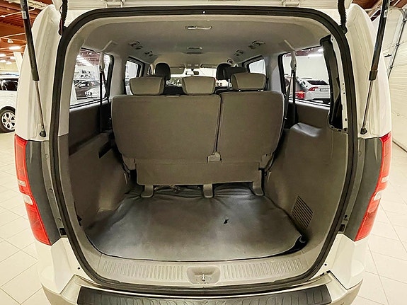 Hyundai H-1 8 of 8